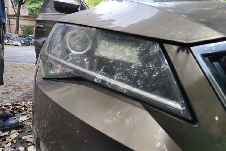 Used Skoda Superb 2016 TSI330 DSG Innovation Edition Right Front Headlight