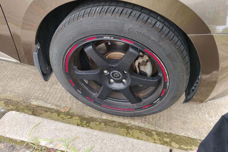 Used Skoda Superb 2016 TSI330 DSG Innovation Edition Right Front Wheel Hub