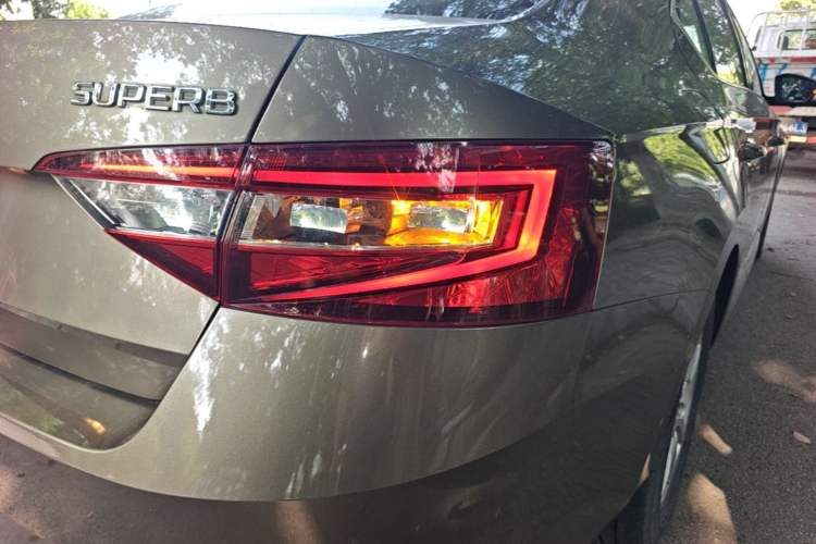 Used Skoda Superb 2016 TSI280 DSG Advanced Edition Right Rear Taillight