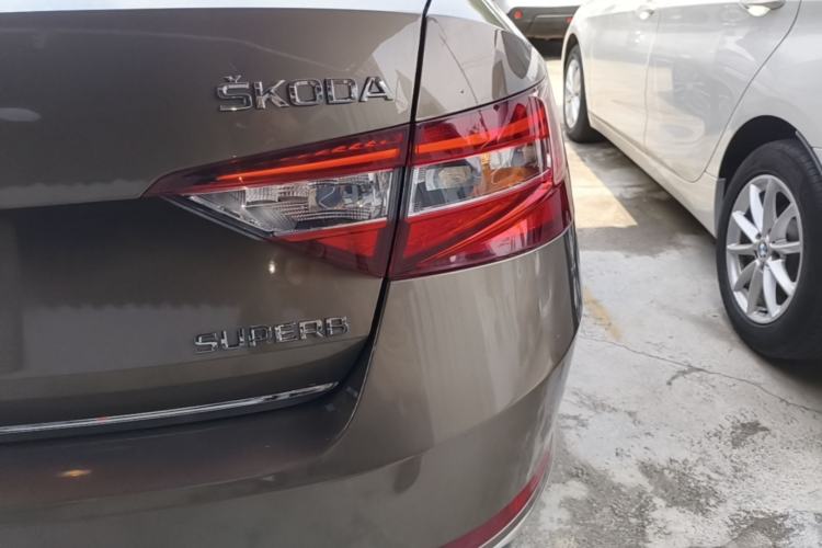 Used Skoda Superb 2016 TSI330 DSG Smart Drive Edition Right Rear Taillight
