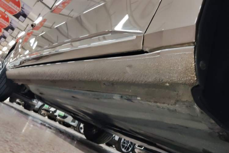 Used Skoda Superb 2016 TSI330 DSG Smart Drive Edition Right Side Sill