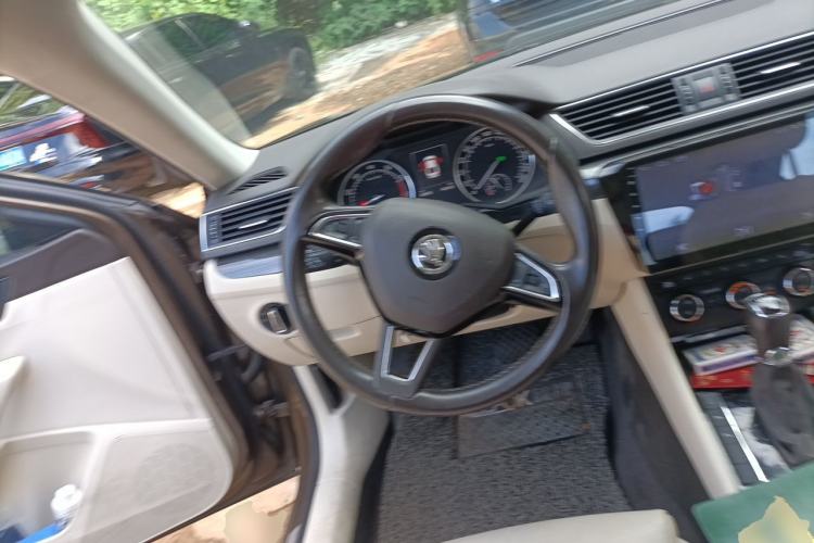 Used Skoda Superb 2016 TSI330 DSG Smart Drive Edition Steering Wheel