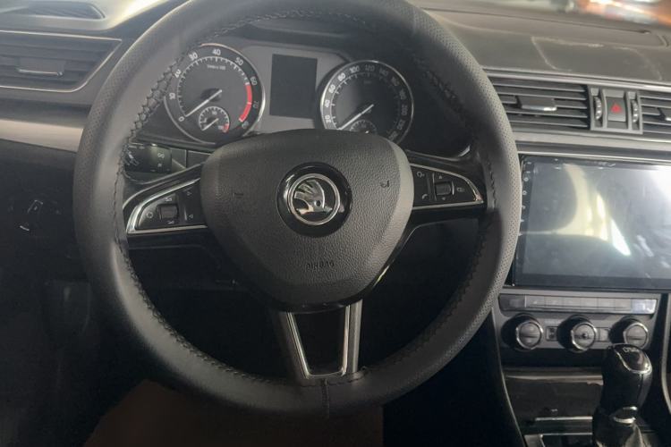 Used Skoda Superb 2016 TSI280 DSG Innovation Edition Steering Wheel