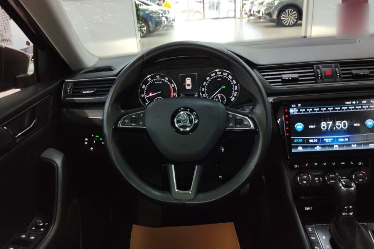 Used Skoda Superb 2016 TSI330 DSG Smart Drive Edition Steering Wheel