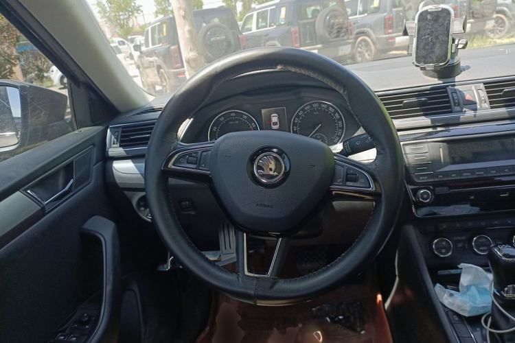 Used Skoda Superb 2016 TSI330 DSG Innovation Edition Steering Wheel