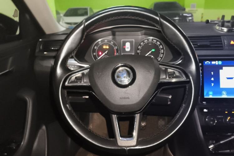 Used Skoda Superb 2016 TSI330 DSG Innovation Edition Steering Wheel
