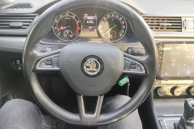 Used Skoda Superb 2016 TSI330 DSG Innovation Edition Steering Wheel
