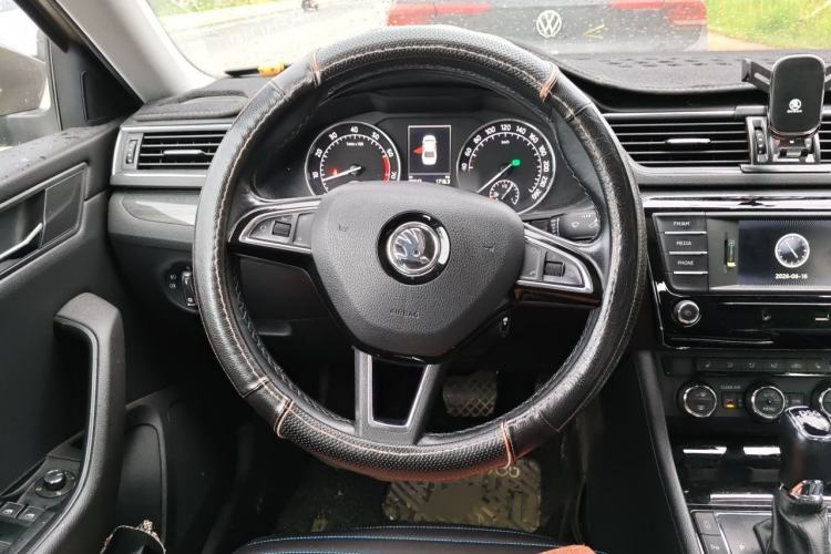 Used Skoda Superb 2016 TSI330 DSG Smart Drive Edition Steering Wheel