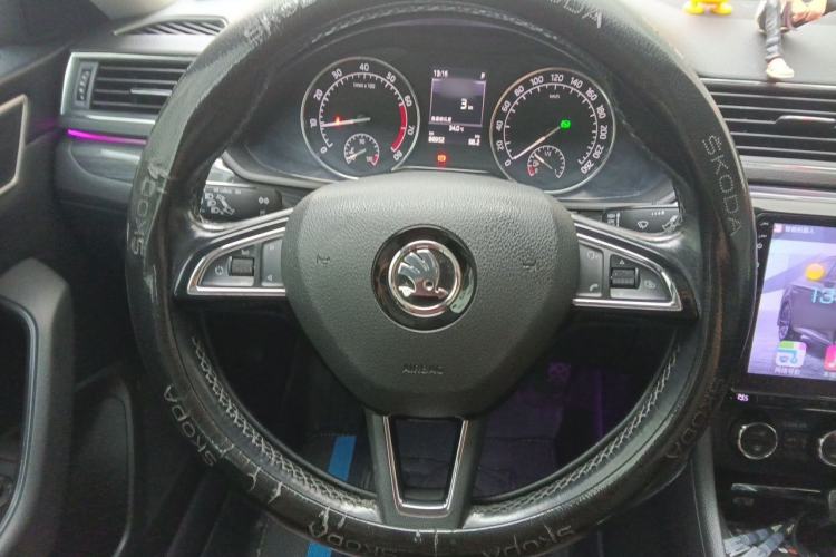 Used Skoda Superb 2016 TSI330 DSG Smart Drive Edition Steering Wheel