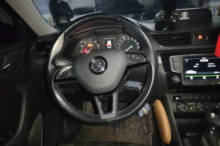 Used Skoda Superb 2016 TSI280 DSG Innovation Edition Steering Wheel
