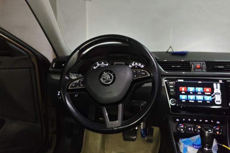Used Skoda Superb 2016 TSI280 DSG Innovation Edition Steering Wheel
