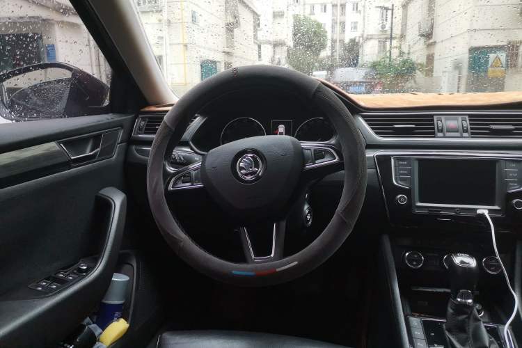 Used Skoda Superb 2016 TSI330 DSG Smart Drive Edition Steering Wheel