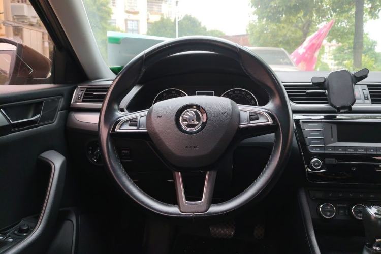 Used Skoda Superb 2016 TSI330 DSG Innovation Edition Steering Wheel