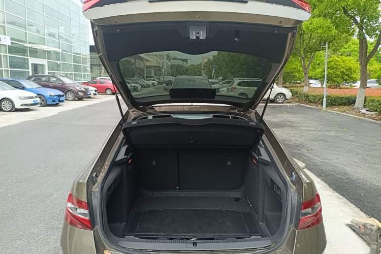 Used Skoda Superb 2016 TSI330 DSG Innovation Edition Trunk