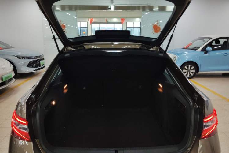 Used Skoda Superb 2016 TSI330 DSG Smart Drive Edition Trunk