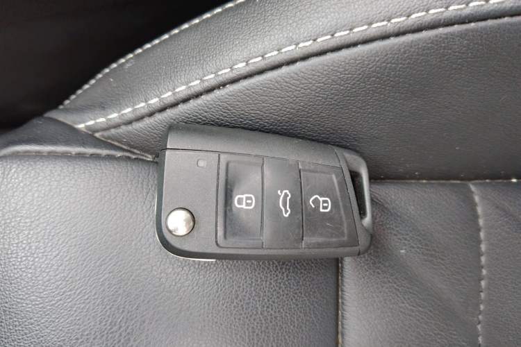 Used Skoda Superb 2016 TSI330 DSG Smart Drive Edition Vehicle Key