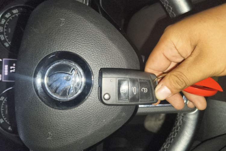 Used Skoda Superb 2016 TSI330 DSG Smart Drive Edition Vehicle Key