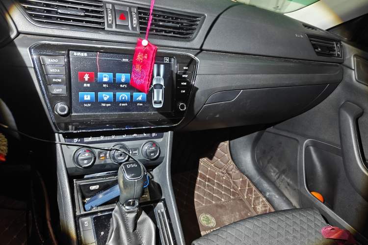 Used Skoda Superb 2016 TSI280 DSG Innovation Edition Audio And AC Panel