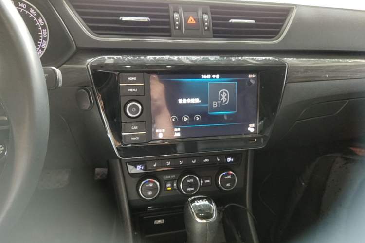 Used Skoda Superb 2016 TSI330 DSG Smart Drive Edition Audio And AC Panel