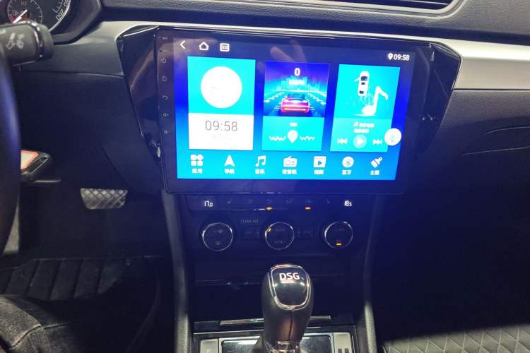Used Skoda Superb 2016 TSI280 DSG Innovation Edition Audio And AC Panel