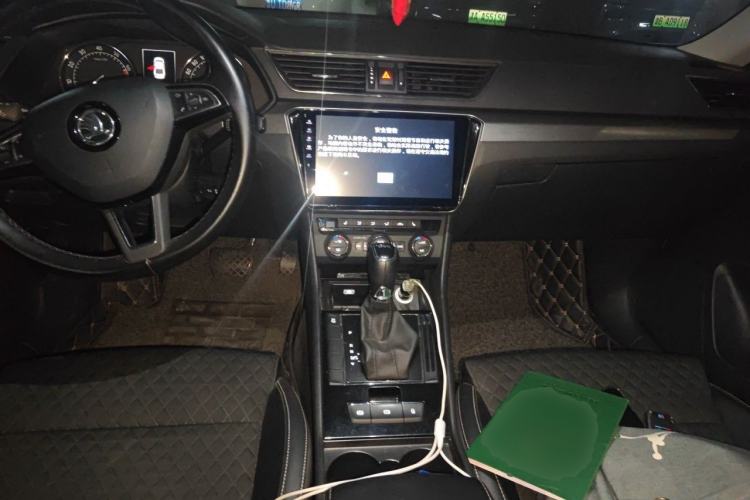 Used Skoda Superb 2016 TSI330 DSG Innovation Edition Center Console