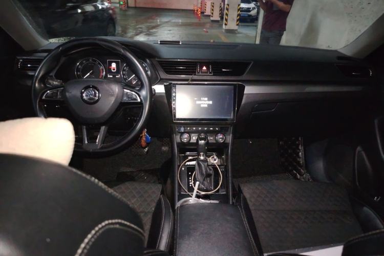 Used Skoda Superb 2016 TSI330 DSG Innovation Edition Center Console