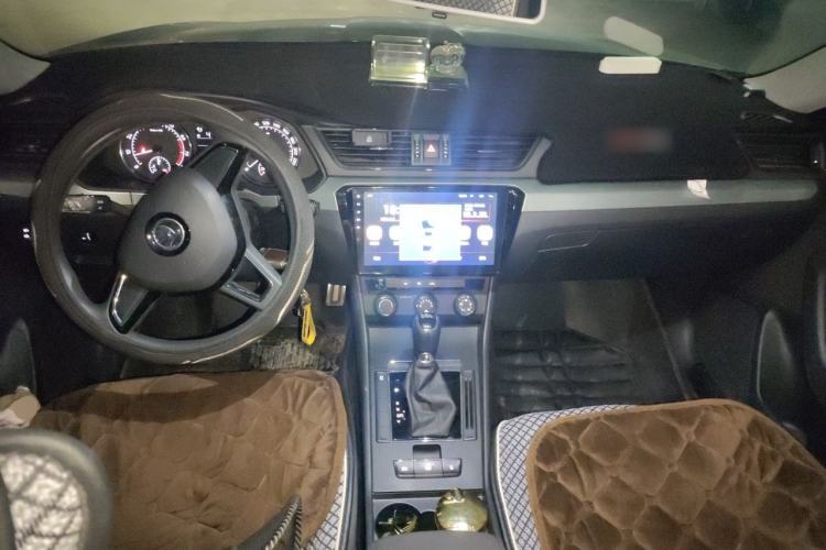 Used Skoda Superb 2016 TSI280 DSG Advanced Edition Center Console