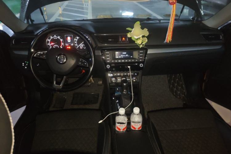 Used Skoda Superb 2016 TSI280 DSG Innovation Edition Center Console