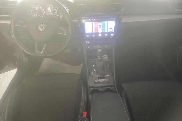 Used Skoda Superb 2016 TSI330 DSG Innovation Edition Center Console
