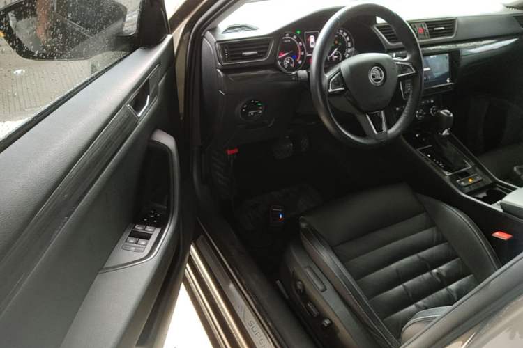 Used Skoda Superb 2016 TSI330 DSG Smart Drive Edition Driver Seat