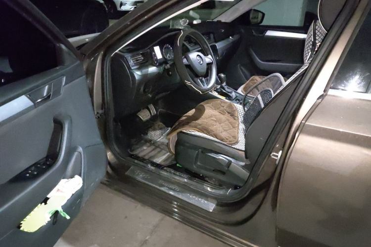 Used Skoda Superb 2016 TSI280 DSG Advanced Edition Driver Seat