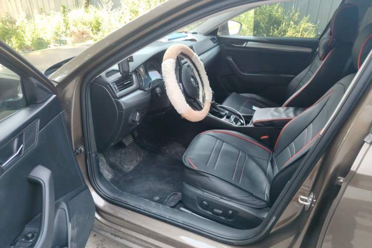 Used Skoda Superb 2016 TSI280 DSG Innovation Edition Driver Seat