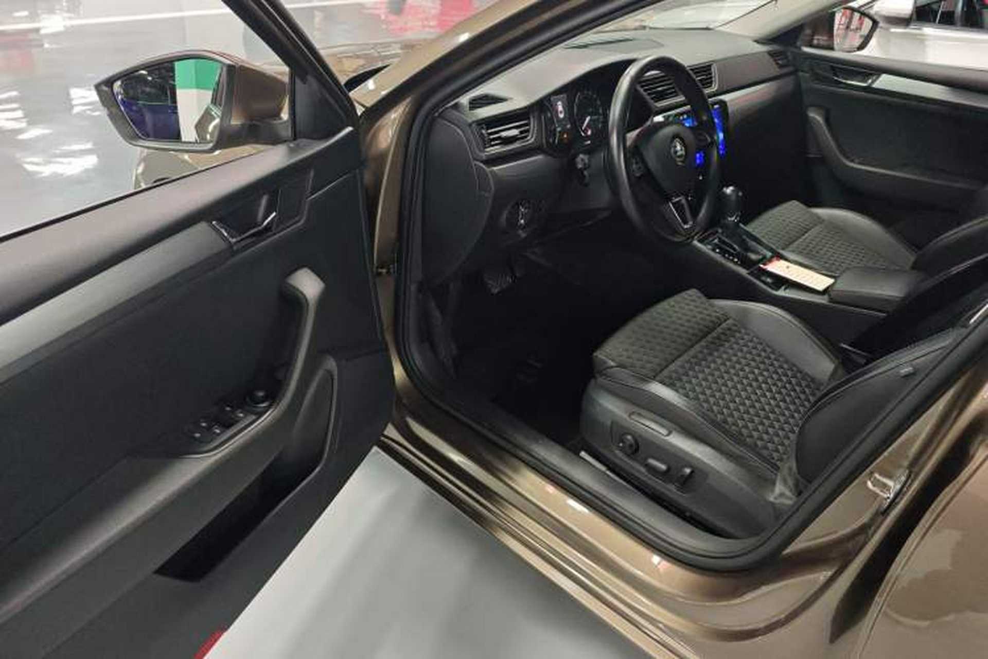 Used Skoda Superb 2016 TSI280 DSG Innovation Edition Driver Seat