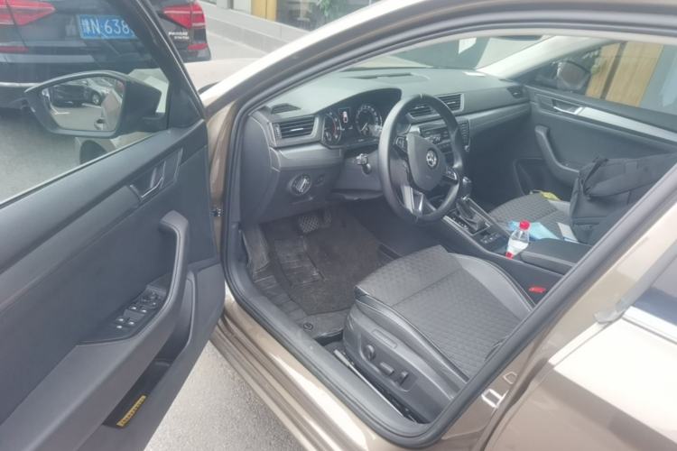 Used Skoda Superb 2016 TSI330 DSG Innovation Edition Driver Seat