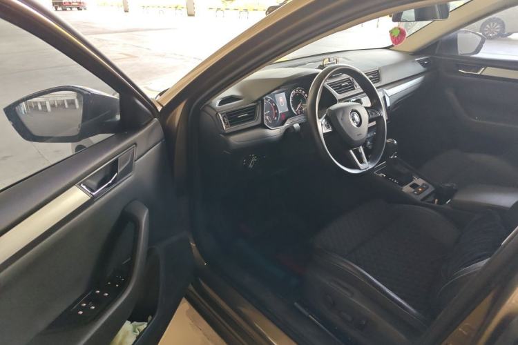 Used Skoda Superb 2016 TSI280 DSG Innovation Edition Driver Seat