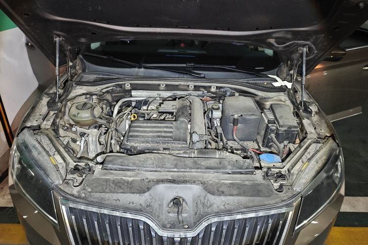 Used Skoda Superb 2016 TSI280 DSG Innovation Edition Engine Bay