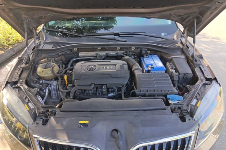 Used Skoda Superb 2016 TSI330 DSG Smart Drive Edition Engine Bay