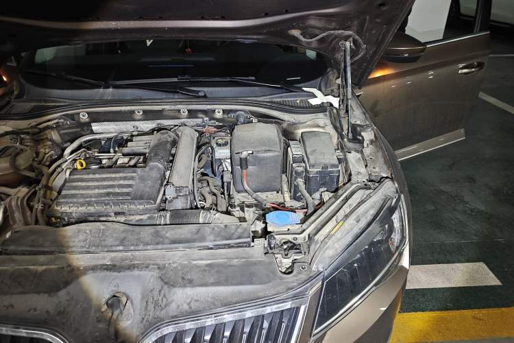 Used Skoda Superb 2016 TSI280 DSG Innovation Edition Engine Bay Left