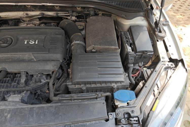 Used Skoda Superb 2016 TSI380 DSG Flagship Edition Engine Bay Left