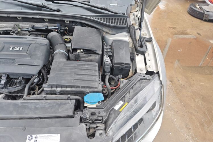Used Skoda Superb 2016 TSI330 DSG Innovation Edition Engine Bay Left