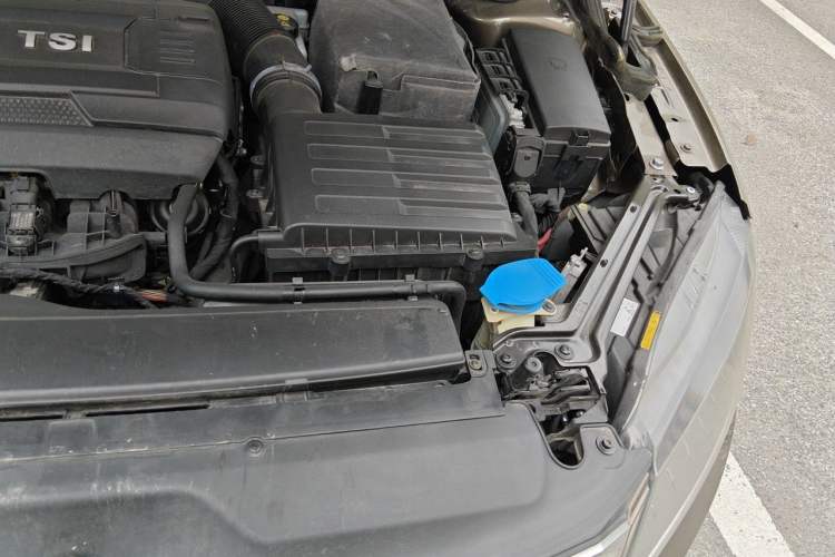 Used Skoda Superb 2016 TSI330 DSG Innovation Edition Engine Bay Left