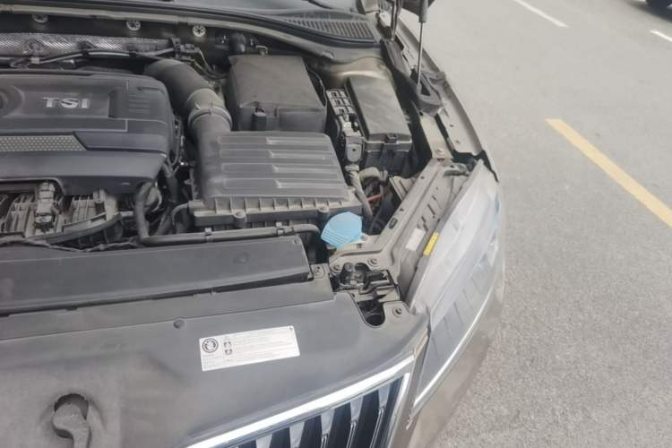 Used Skoda Superb 2016 TSI330 DSG Innovation Edition Engine Bay Left
