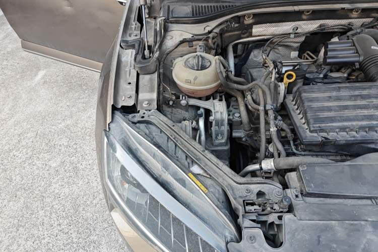 Used Skoda Superb 2016 TSI280 DSG Innovation Edition Engine Bay Right
