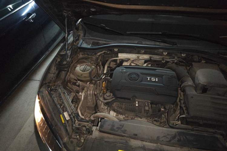 Used Skoda Superb 2016 TSI330 DSG Innovation Edition Engine Bay Right