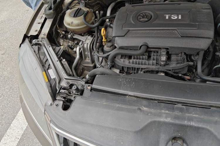 Used Skoda Superb 2016 TSI330 DSG Innovation Edition Engine Bay Right