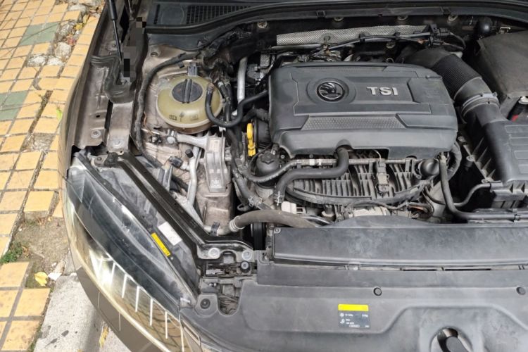 Used Skoda Superb 2016 TSI330 DSG Smart Drive Edition Engine Bay Right