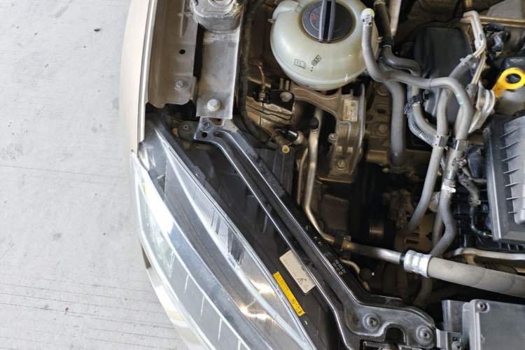 Used Skoda Superb 2016 TSI280 DSG Innovation Edition Engine Bay Right