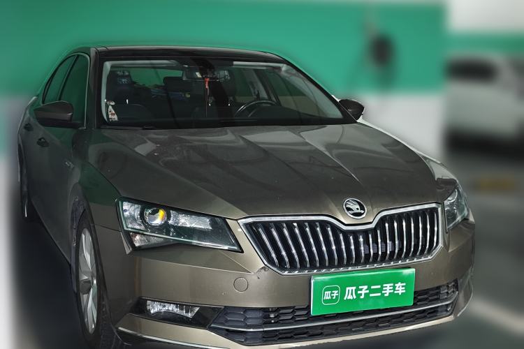 Used Skoda Superb 2016 TSI280 DSG Innovation Edition Front Right 45 Deg