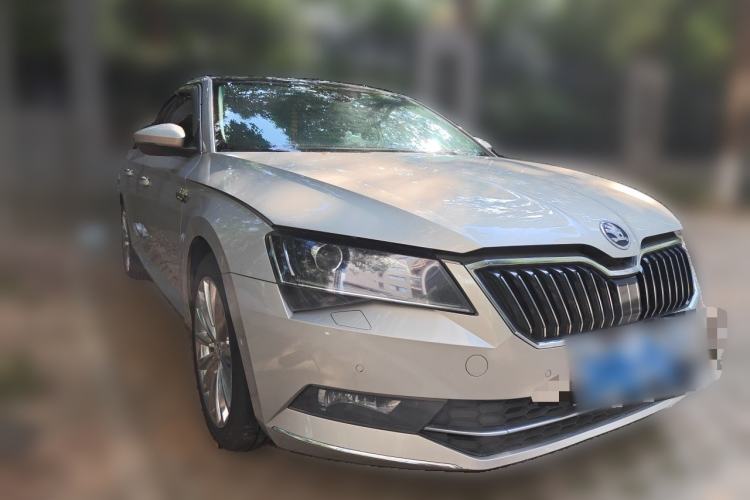 Used Skoda Superb 2016 TSI380 DSG Flagship Edition Front Right 45 Deg