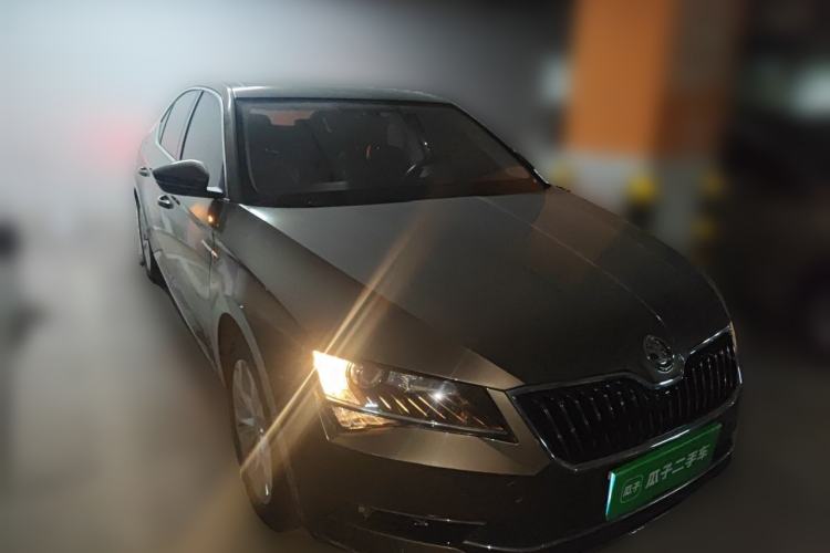Used Skoda Superb 2016 TSI330 DSG Innovation Edition Front Right 45 Deg